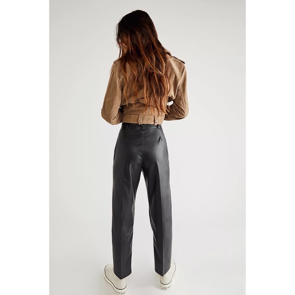 Levi's® Premium MATH CLUB FAUX LEATHER WOMEN'S PANTS - Picture 5 of 8